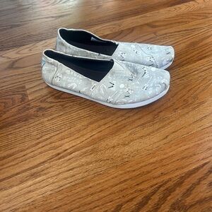 TOMS Women's Patterned Gray Flats